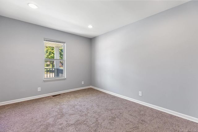 29920 Pinehurst Street, Roseville, MI 48066