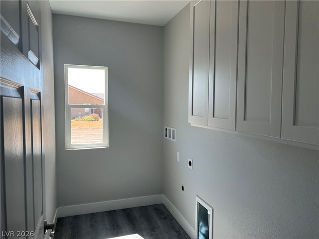 2550 South Tecumseh Avenue, Pahrump, NV 89048