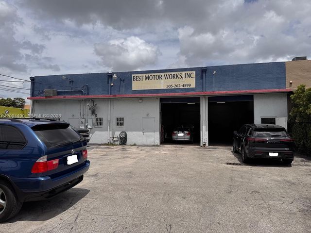 7217 SW 42nd St, Miami, FL 33155