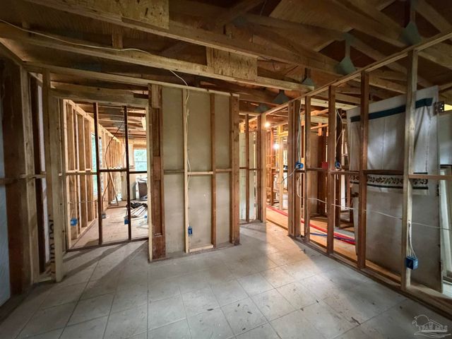 6158 Syrcle Ave, Milton, FL 32570