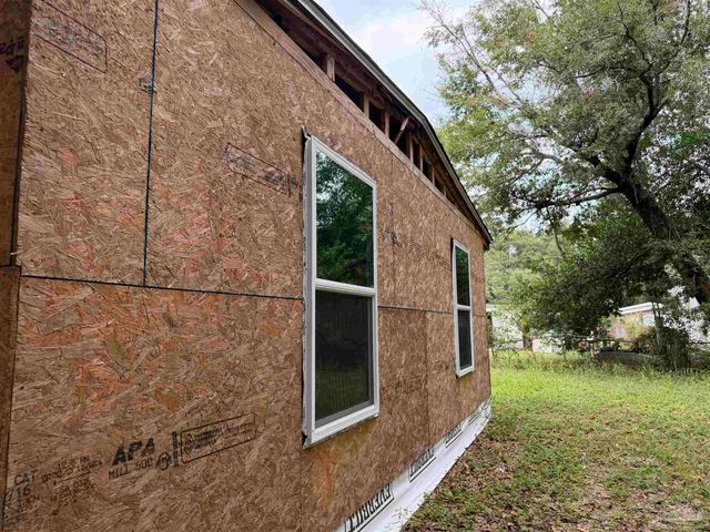 6158 Syrcle Ave, Milton, FL 32570