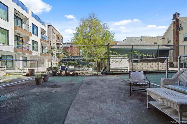 63-11 Queens Boulevard B11, Woodside, NY 11377