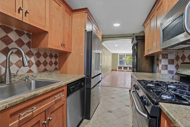 63-11 Queens Boulevard B11, Woodside, NY 11377