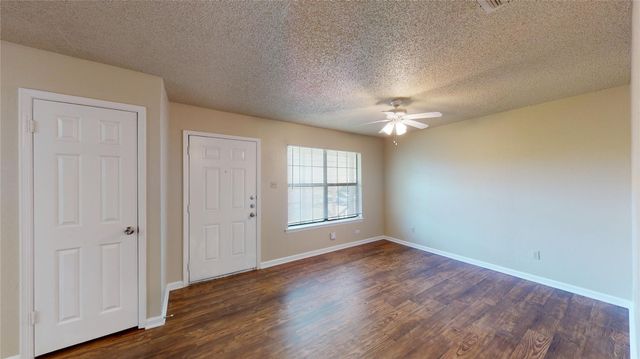 218 Renfro Street A, Grand Prairie, TX 75051