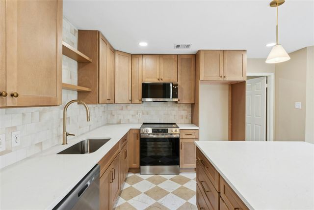2017 Carriage Club DR, Cedar Park, TX 78613