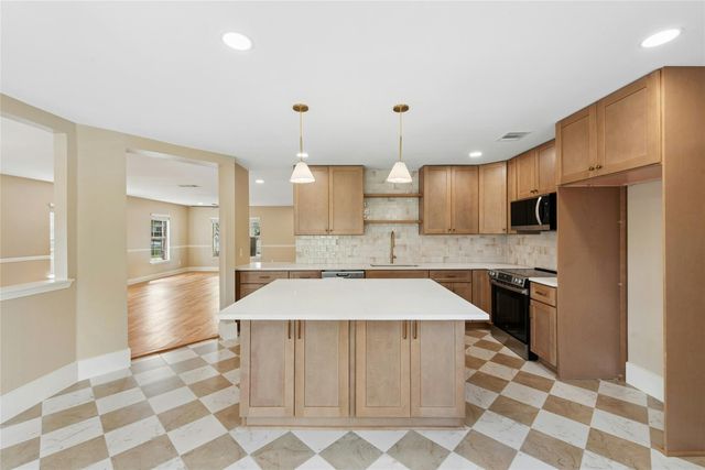 2017 Carriage Club DR, Cedar Park, TX 78613