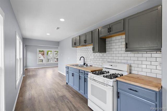 11822 Promenade Street, Detroit, MI 48213