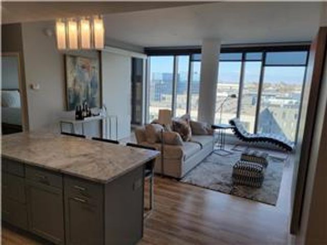 8161 33rd Avenue S 1004, Bloomington, MN 55425