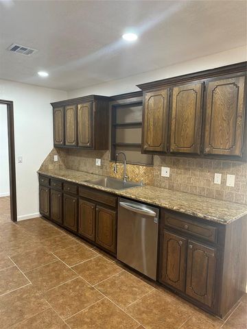 1318 Alviola Avenue, Midwest City, OK 73110