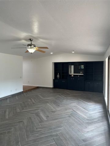 1318 Alviola Avenue, Midwest City, OK 73110