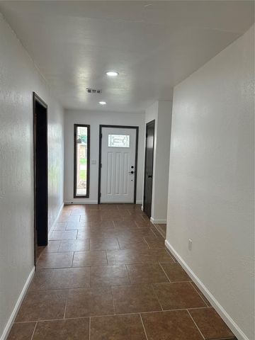 1318 Alviola Avenue, Midwest City, OK 73110