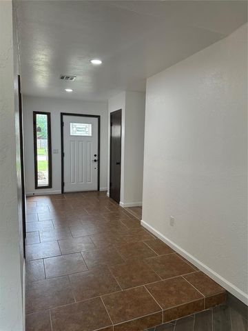 1318 Alviola Avenue, Midwest City, OK 73110