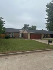 1318 Alviola Avenue, Midwest City, OK 73110