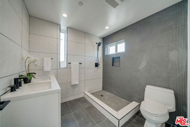 739 N Mariposa Avenue, Los Angeles, CA 90029