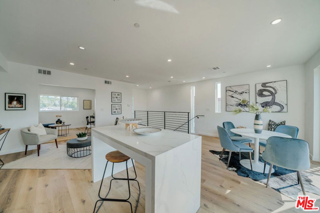 739 N Mariposa Avenue, Los Angeles, CA 90029