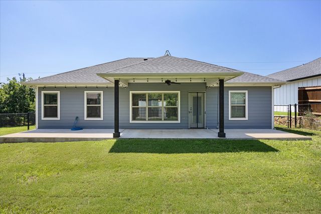 2206 Navasota Street, Granbury, TX 76048