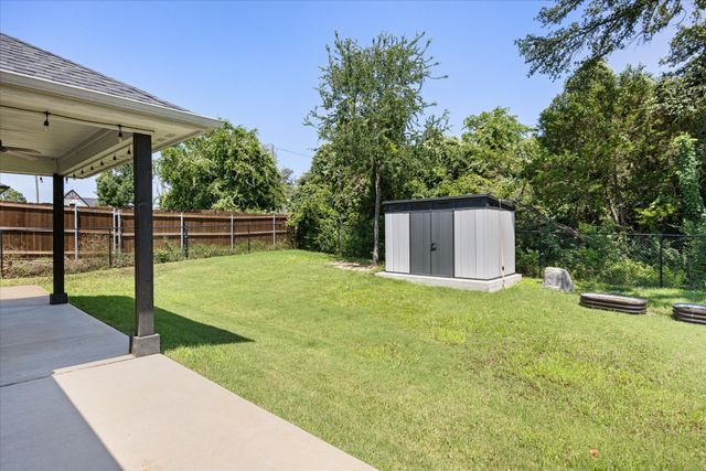 2206 Navasota Street, Granbury, TX 76048