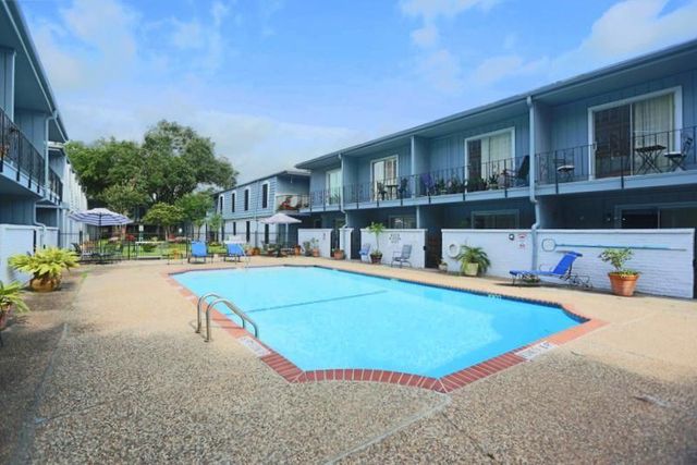 1901 S Voss Road 18, Houston, TX 77057