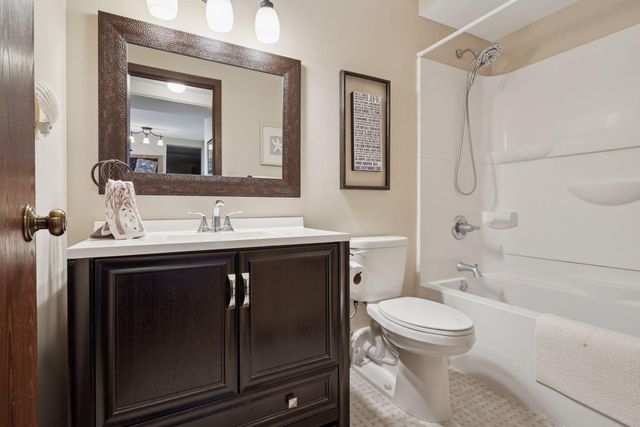 1181 Edgcumbe Road 1008, Saint Paul, MN 55105