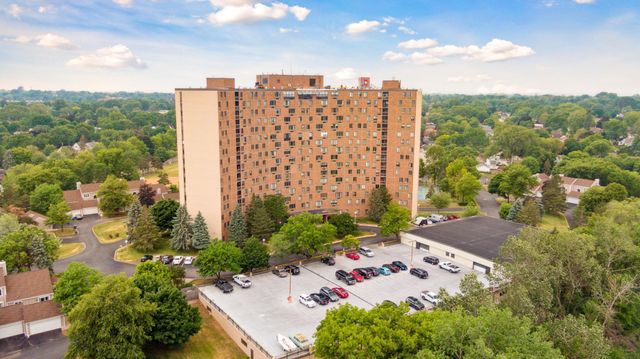 1181 Edgcumbe Road 1008, Saint Paul, MN 55105