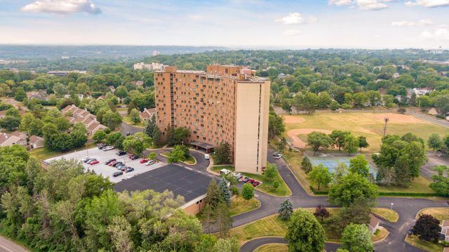 1181 Edgcumbe Road 1008, Saint Paul, MN 55105