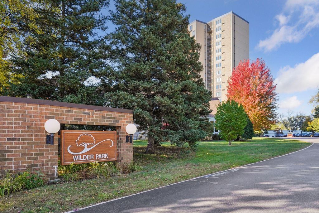 1181 Edgcumbe Road 1008, Saint Paul, MN 55105