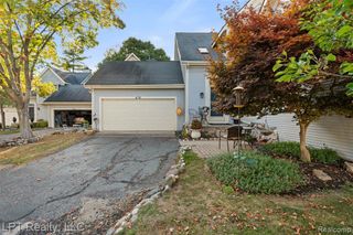 476 Remington Court, Fenton, MI 48430