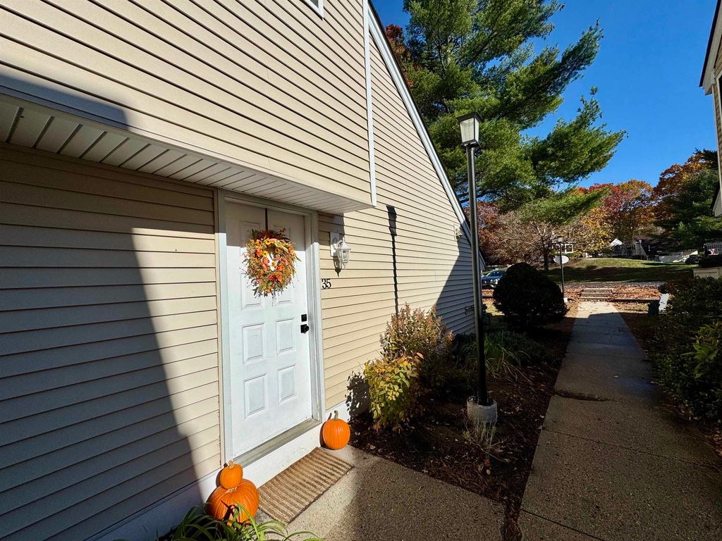 35 Franklin Heights, Rochester, NH 03867