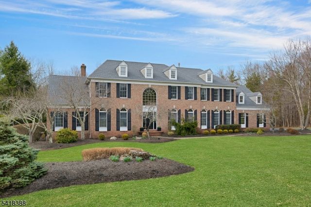 15 Spring Lake Dr, Chester Twp., NJ 07931