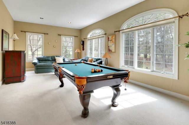 15 Spring Lake Dr, Chester Twp., NJ 07931