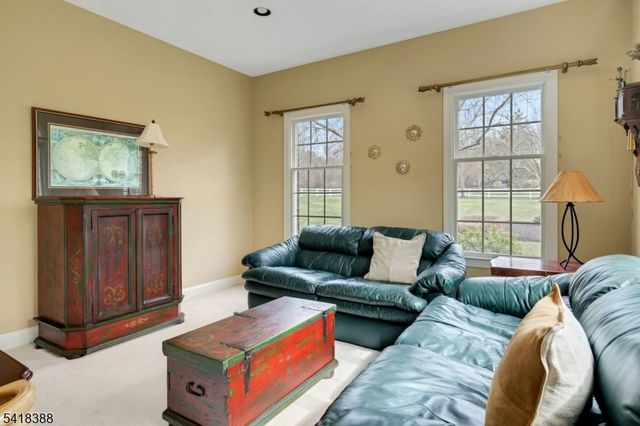 15 Spring Lake Dr, Chester Twp., NJ 07931