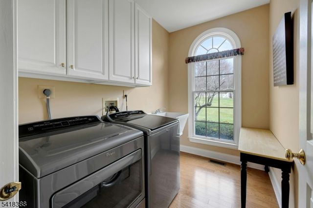 15 Spring Lake Dr, Chester Twp., NJ 07931