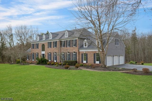 15 Spring Lake Dr, Chester Twp., NJ 07931