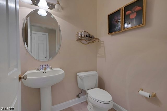 15 Spring Lake Dr, Chester Twp., NJ 07931