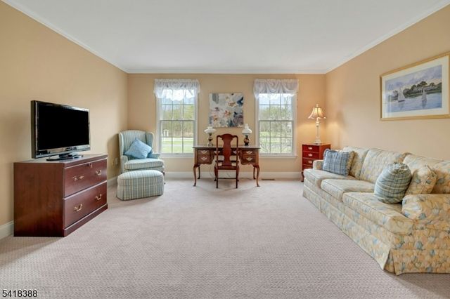 15 Spring Lake Dr, Chester Twp., NJ 07931