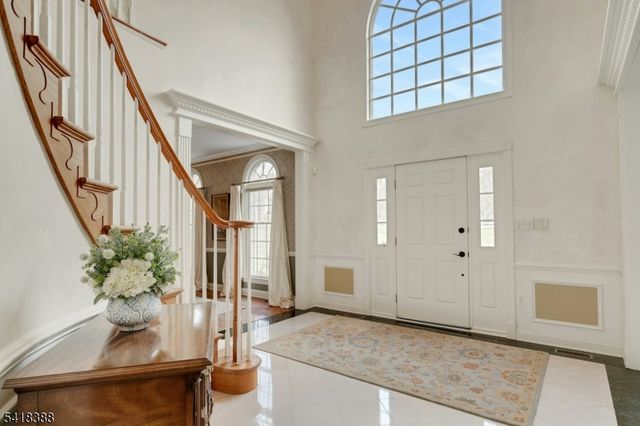 15 Spring Lake Dr, Chester Twp., NJ 07931