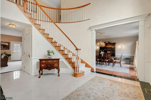 15 Spring Lake Dr, Chester Twp., NJ 07931