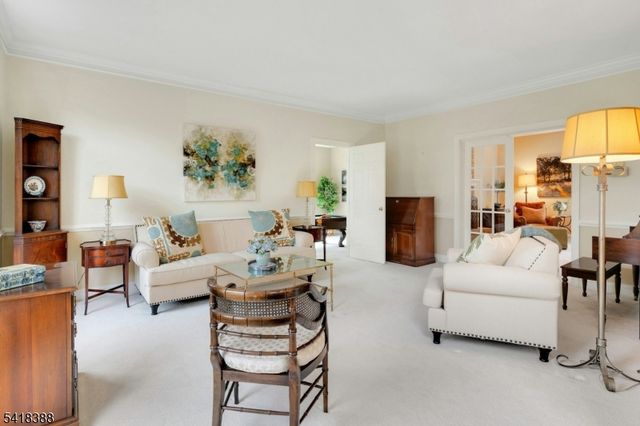 15 Spring Lake Dr, Chester Twp., NJ 07931