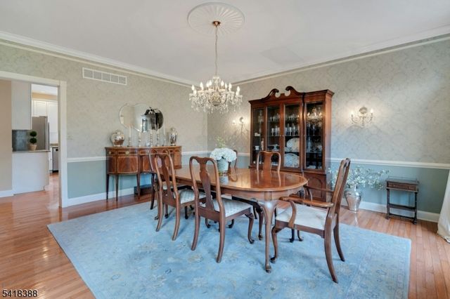 15 Spring Lake Dr, Chester Twp., NJ 07931