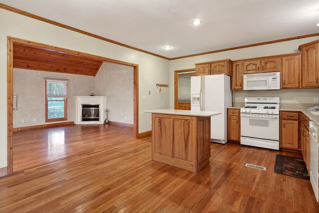 1011 Low Gap Rd, Sparta, TN 38583