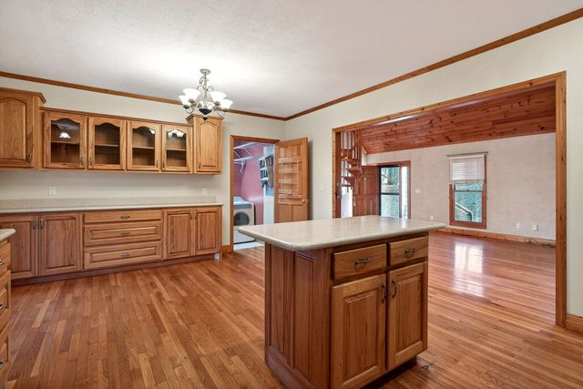 1011 Low Gap Rd, Sparta, TN 38583