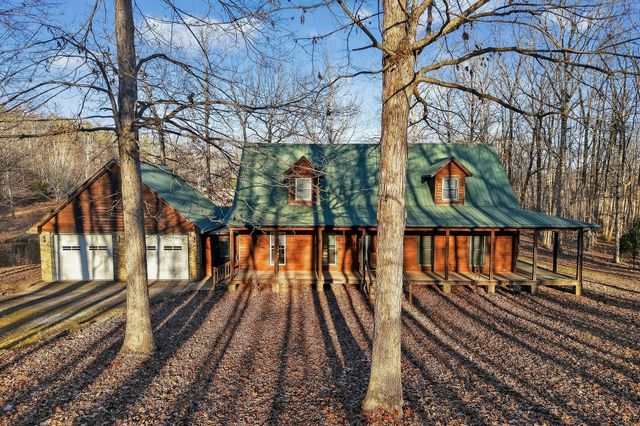 1011 Low Gap Rd, Sparta, TN 38583