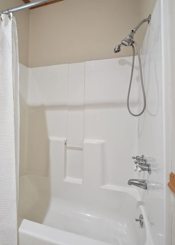 1011 Low Gap Rd, Sparta, TN 38583