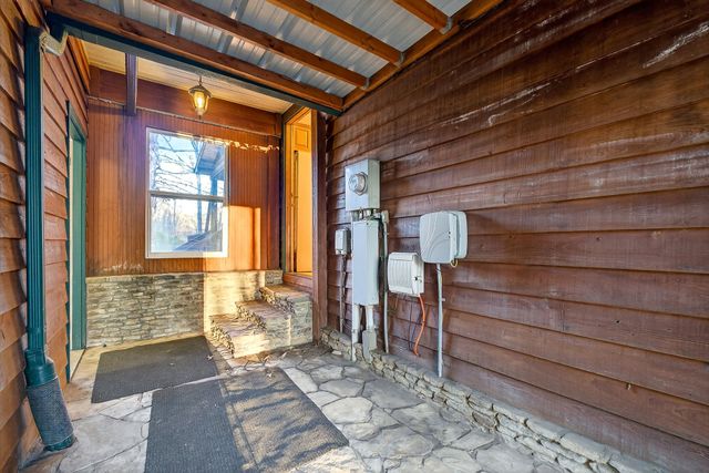 1011 Low Gap Rd, Sparta, TN 38583