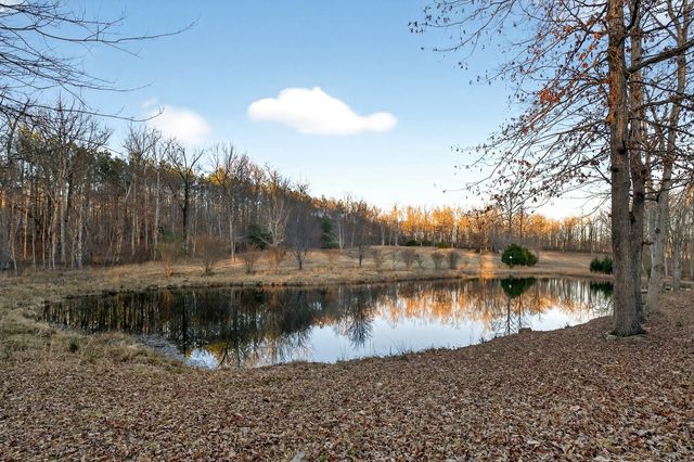 1011 Low Gap Rd, Sparta, TN 38583