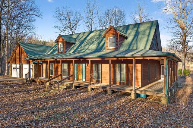 1011 Low Gap Rd, Sparta, TN 38583