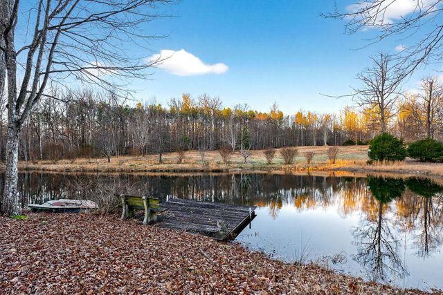 1011 Low Gap Rd, Sparta, TN 38583