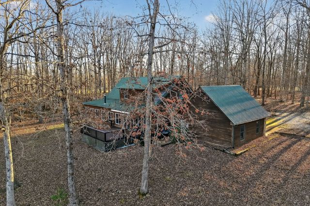 1011 Low Gap Rd, Sparta, TN 38583
