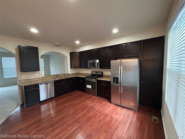 44681 Ellery Lane, Novi, MI 48377