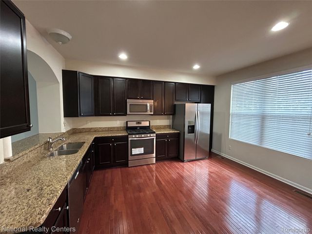 44681 Ellery Lane, Novi, MI 48377